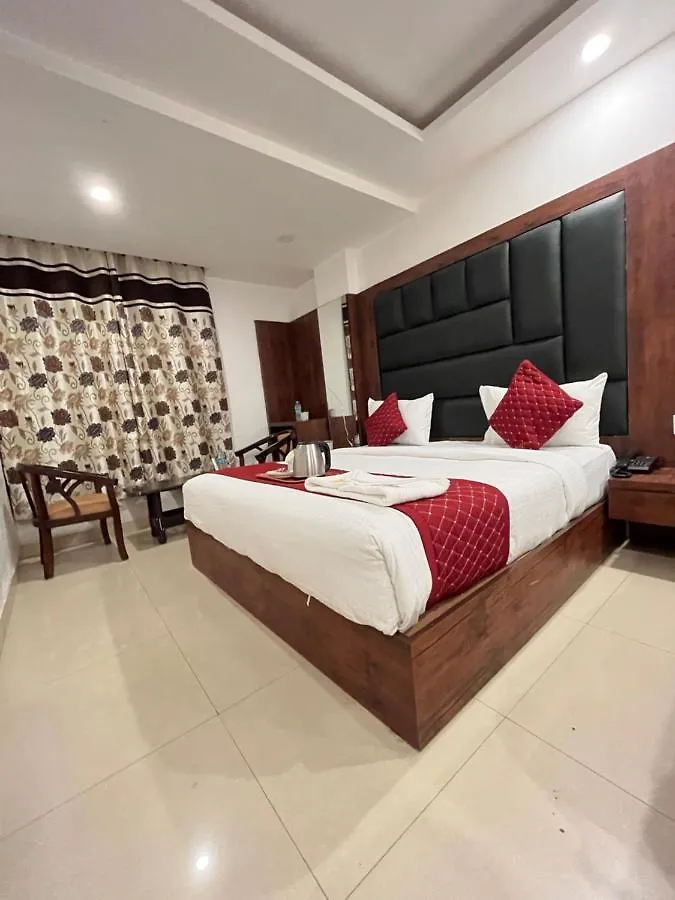 Airport Qualia Suites New Delhi Hotel